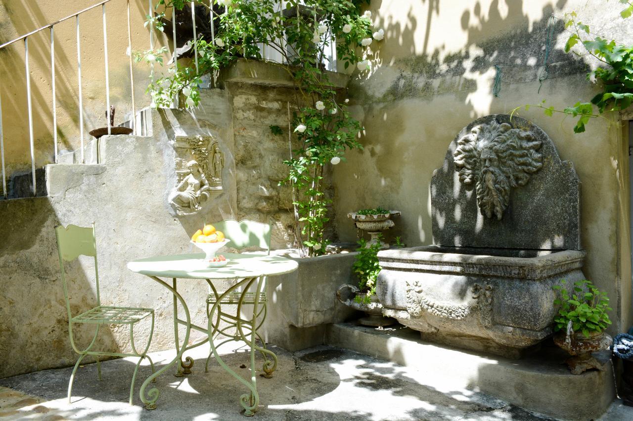 Le Petit Chateau Châteauneuf-de-Gadagne Exterior foto